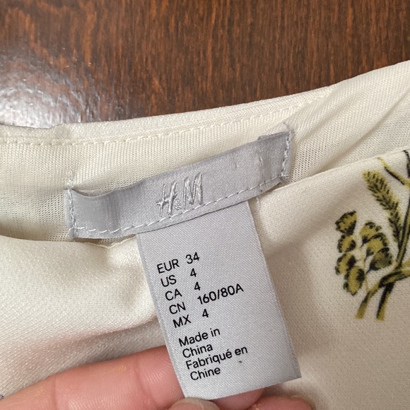 Beautiful H&M floral midi dress😍😍😍 - Picture 6 of 10